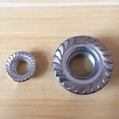 Esemplare disponibile M20 M16 Din6923 Fasciatore diretto di acciaio inossidabile a carbonio