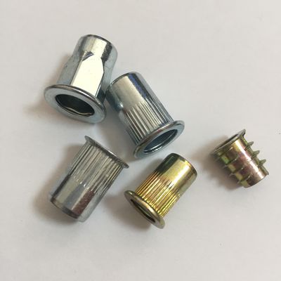 Acciaio al carbonio zinco giallo M6 Testa rotonda piatta Mezzo mazzo di rivettatura esessuale per interni ed esterni
